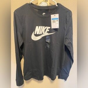 Nike women’s shirt